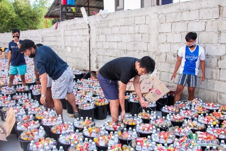 Bocaue, Bulacan Mayor Gives Plenty of Relief Goods to Residents