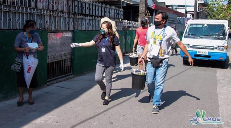 Bocaue, Bulacan Mayor Gives Plenty of Relief Goods to Residents