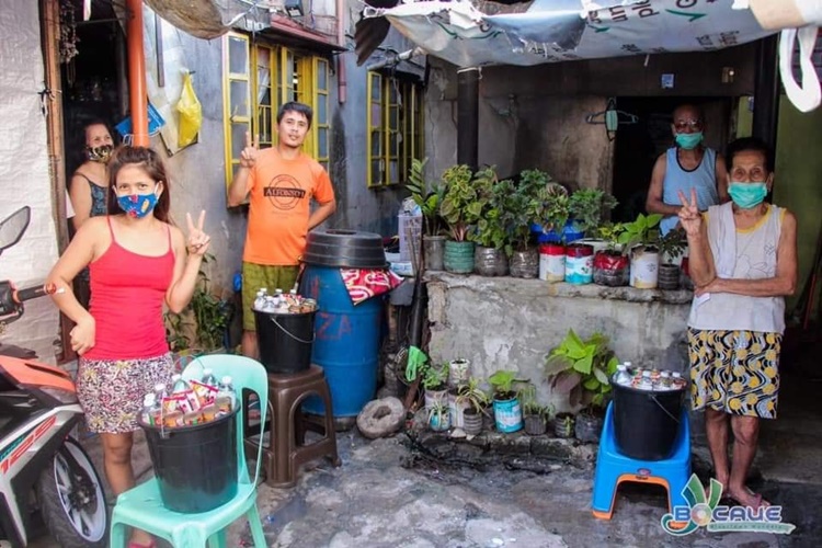 Bocaue, Bulacan Mayor Gives Plenty of Relief Goods to Residents