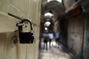 Suspected COVID-19 patient locked inside the house in Manila