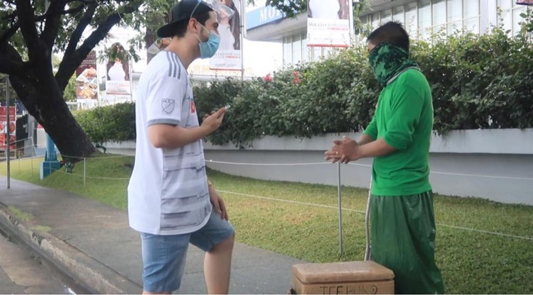 Kind -Hearted Vlogger