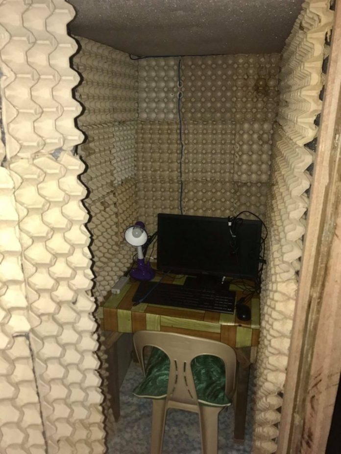 Creative Dad Creates Soundproof Room Using Egg Trays for Call Center