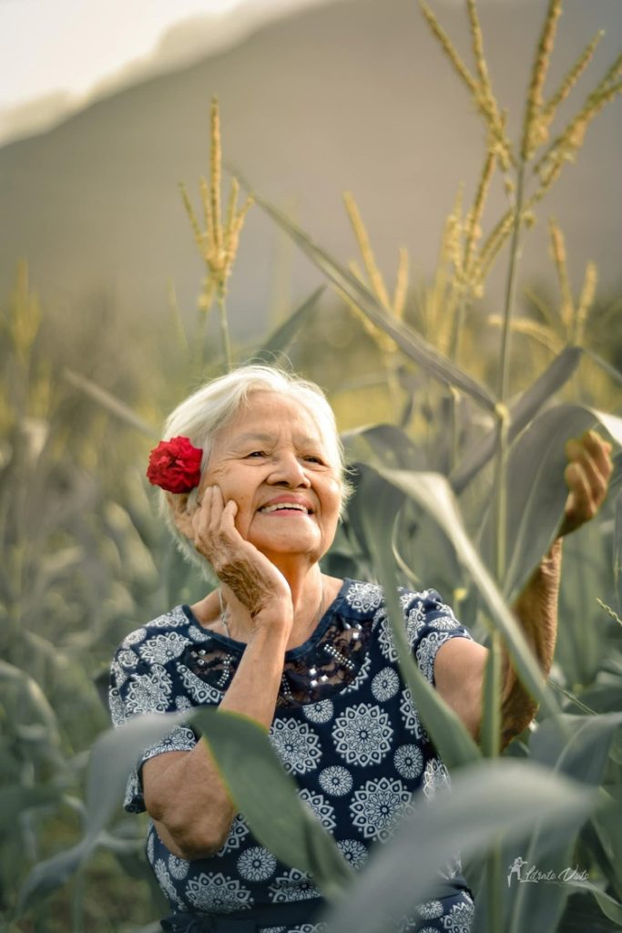 Young Man Gives Beloved Grandma an Adorable Photoshoot