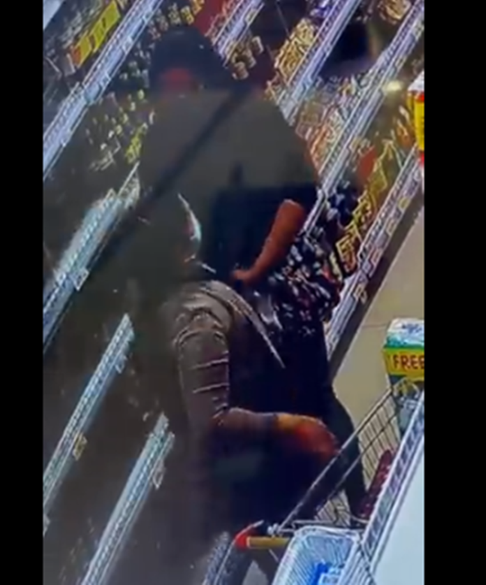 Female Shoplifters Caught On Camera Stealing Grocery Products 2686