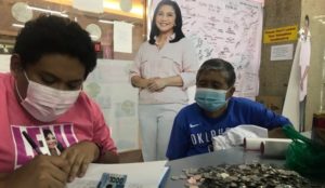 lola helps Odette victims