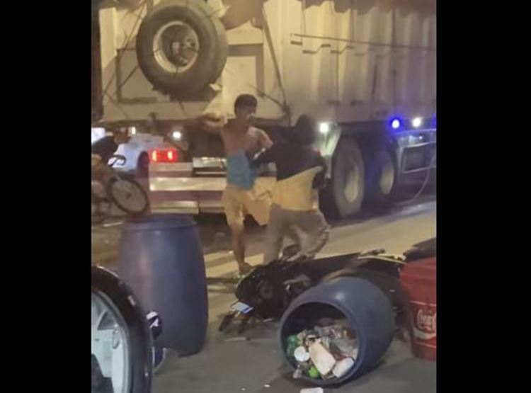 Intense Fistfight