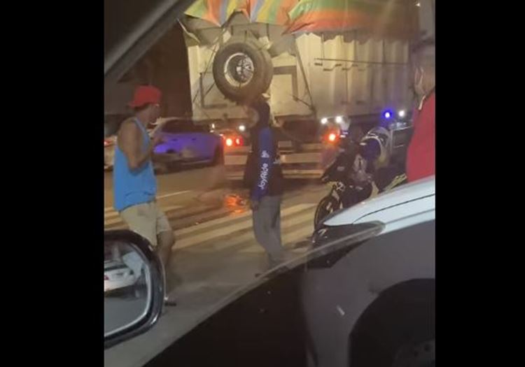Intense Fistfight