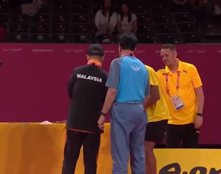 Badminton Coach