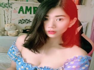 Female Influencer