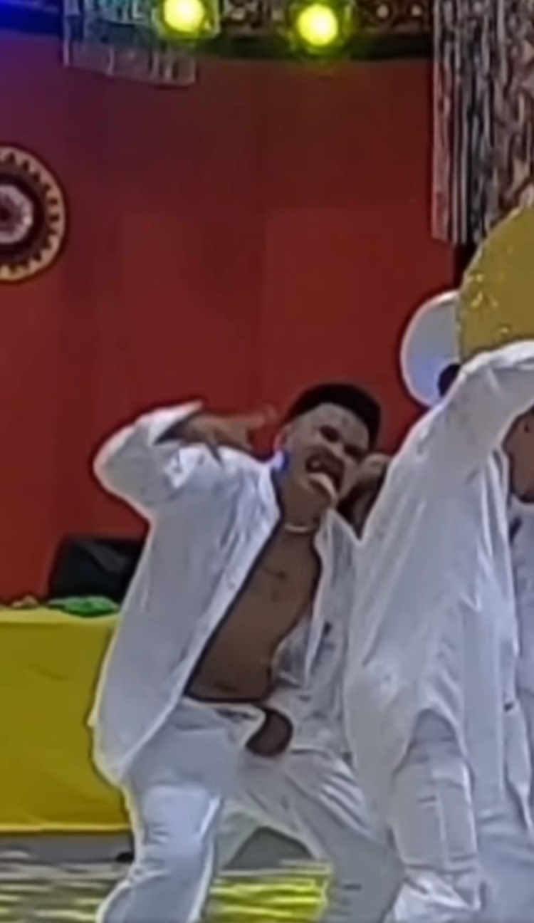 Dancer Continues Dancing Despite Slippage of his 'Pustiso': 