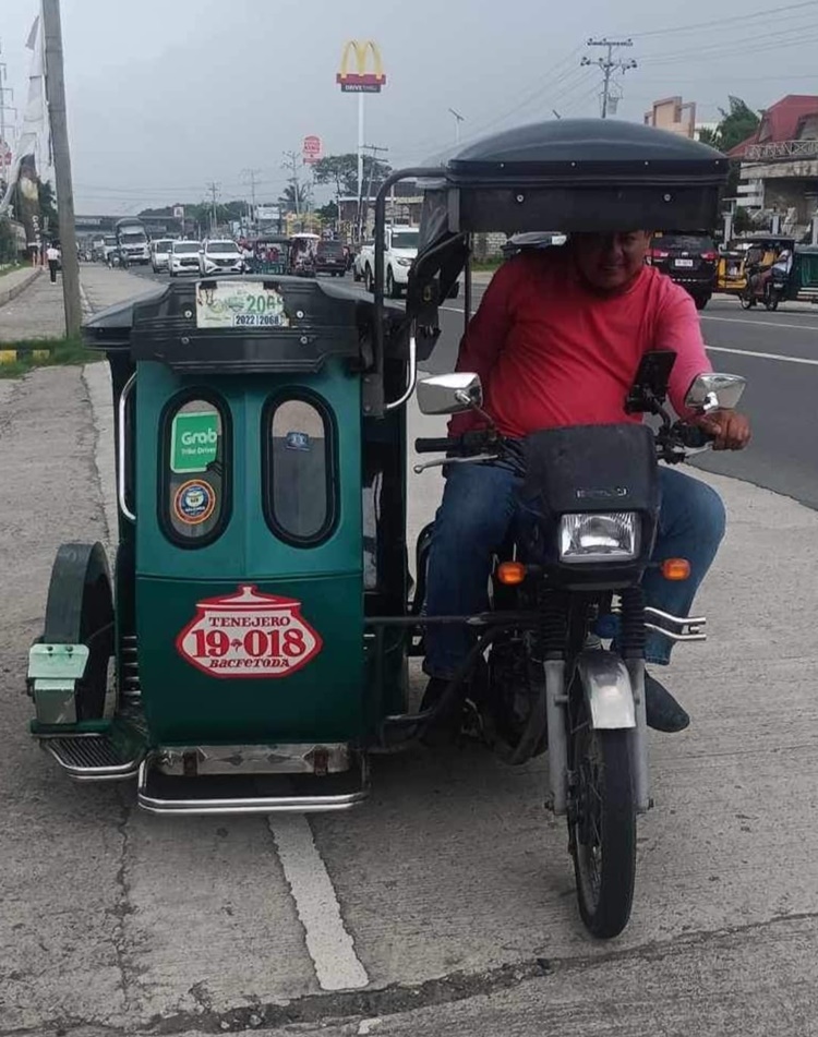Honest Tricycle Driver Earns Praise for Returning Lost Wallet to Owner
