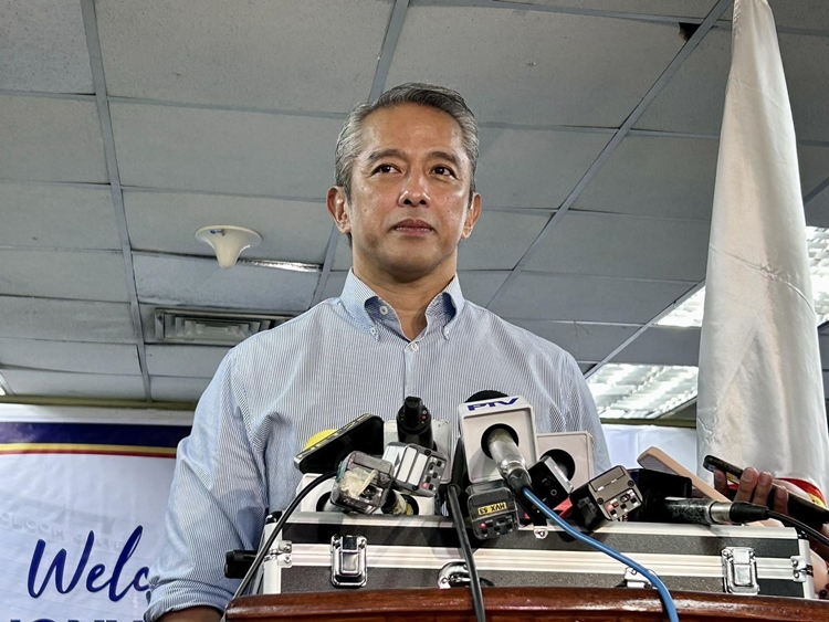 DILG Secretary Jonvic Remulla
